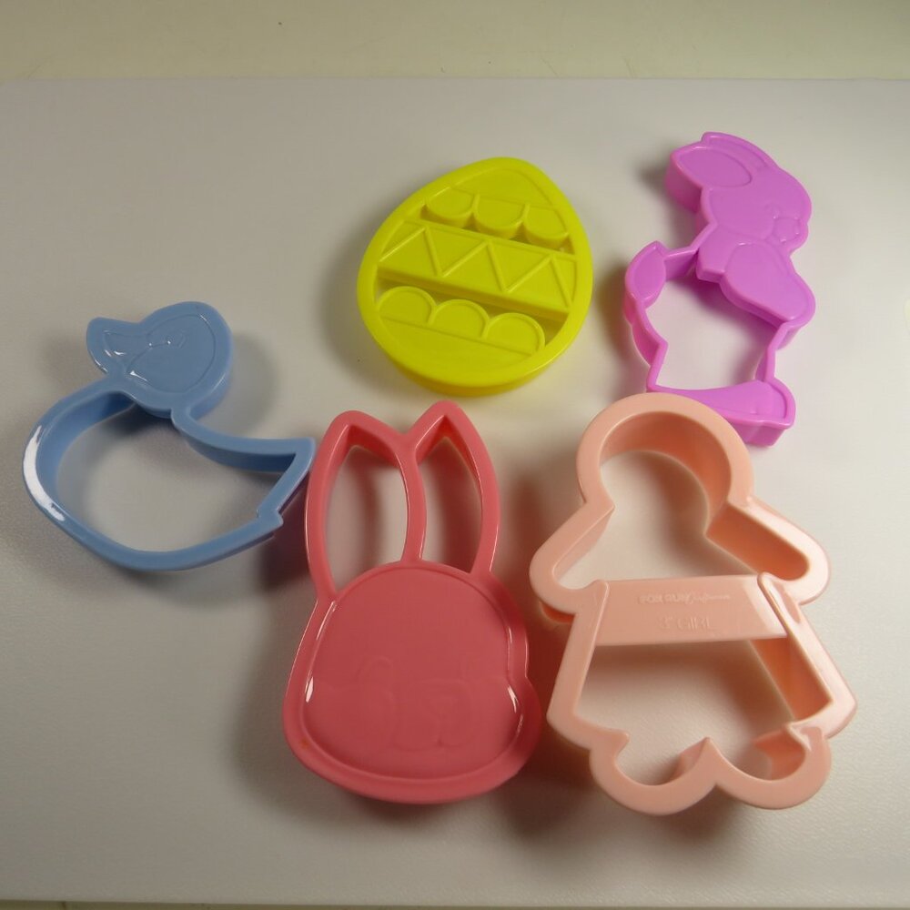 Cookie Cutters for Easter & Spring plastic Easter Rabbit Bunny, Egg, Duck